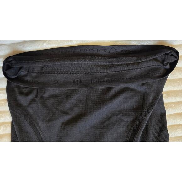 Lot Of 4 Lululemon One 28" Leggings, One Long Sleeve, Two Tank Tops - Picture 8 of 16